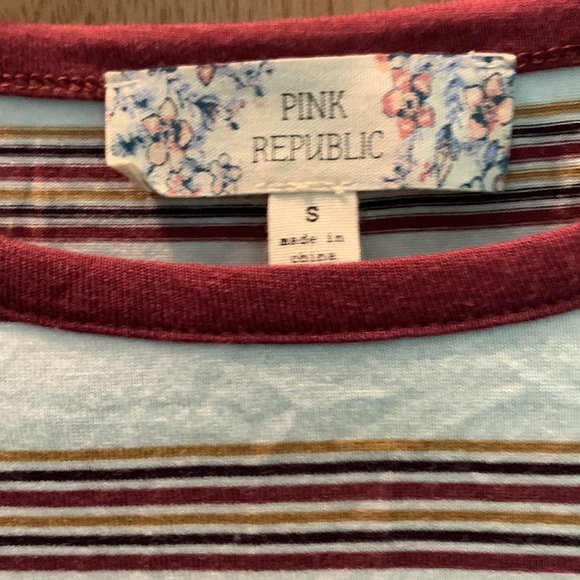 Cream color scoop neck top with burgundy gold and black strips - Picture 3 of 3